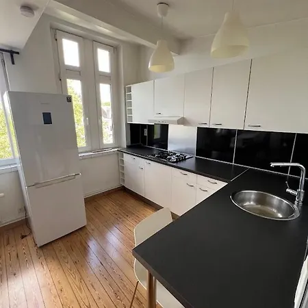 équipé Spacieux 4 Personnes 1er étage Avec Terrasse Apartamento