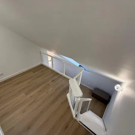 Equipe Spacieux Inoccupe 5 Personnes 3eme Etage Sans Ascenseur